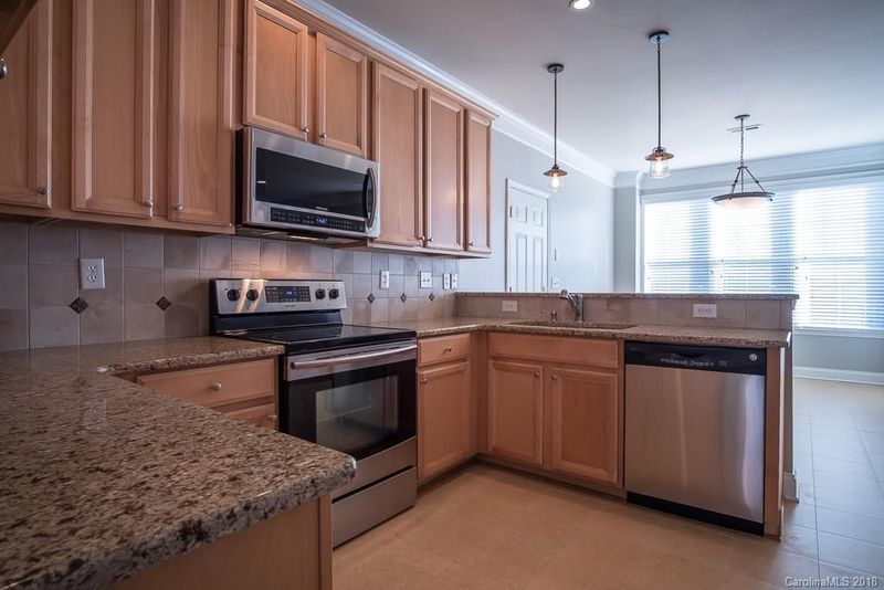 2532 Oakboro Ln, Charlotte, NC 28214