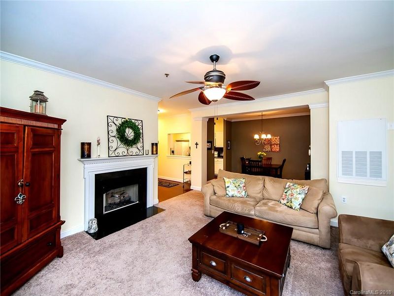 5601 Fairview Rd #20, Charlotte, NC 28209