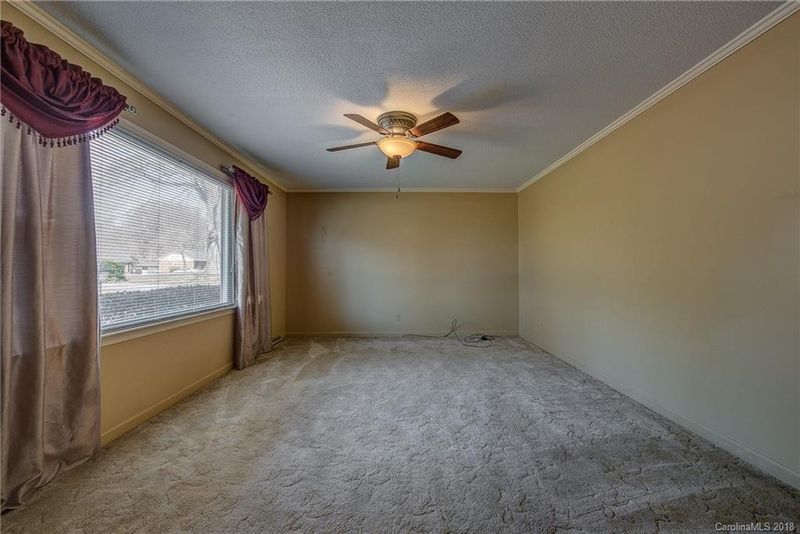 1820 Kingston Dr, Gastonia, NC 28052