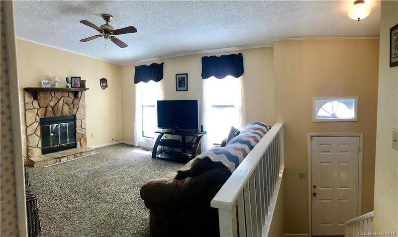 110 Lauren Ct, Gastonia, NC 28056