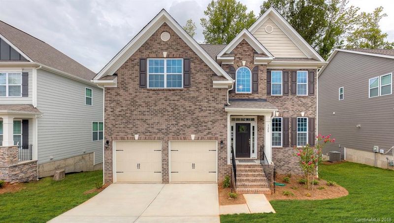 128 Tomahawk Dr #8, Mooresville, NC 28117