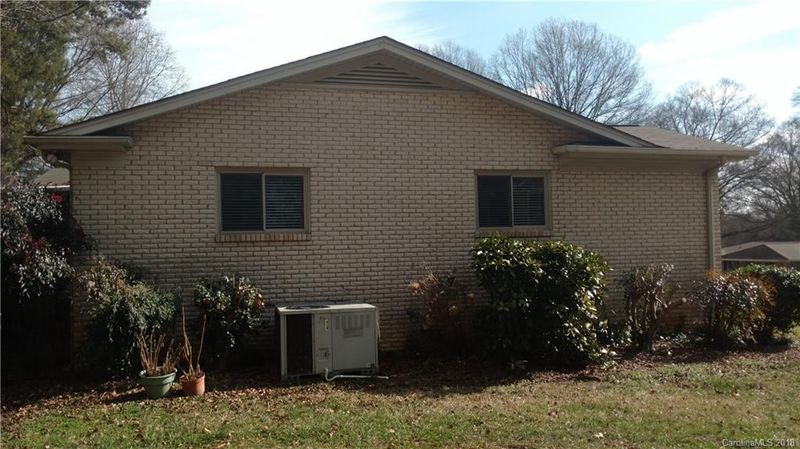 7541 Lisa Cir, Charlotte, NC 28215