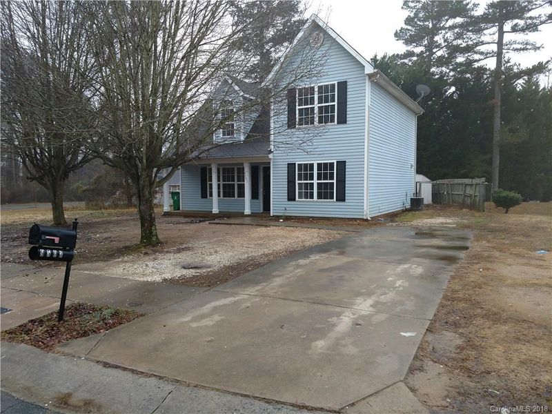 9502 Northwoods Forest Dr, Charlotte, NC 28214