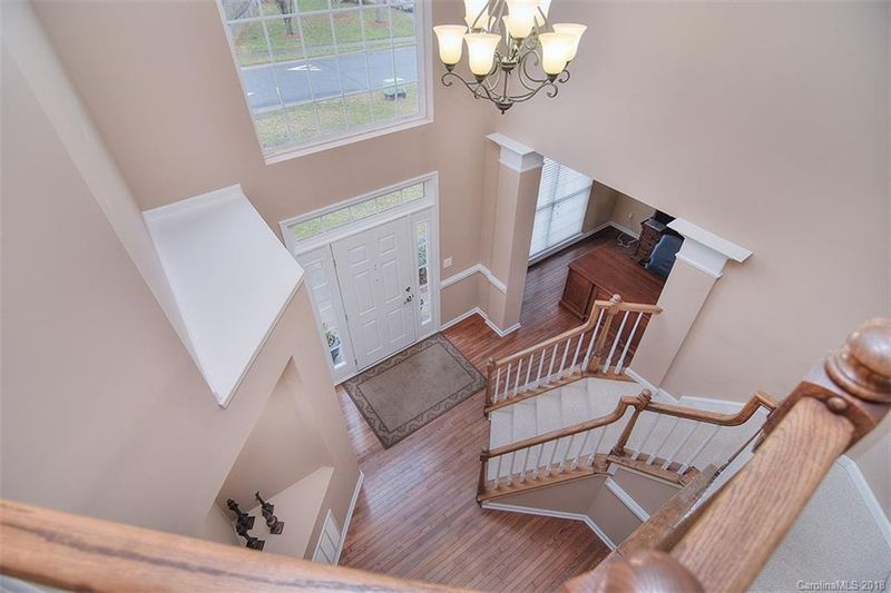 8809 Walden Ridge Dr, Charlotte, NC 28216