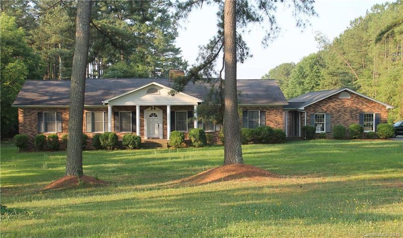 1417 Ratchford Rd, Dallas, NC 28034