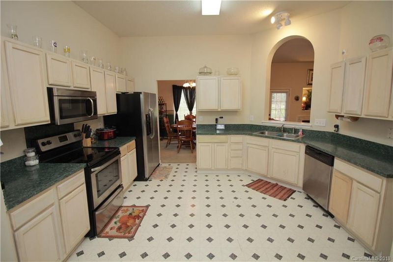 1140 Franklin Thomas Pl, Charlotte, NC 28214
