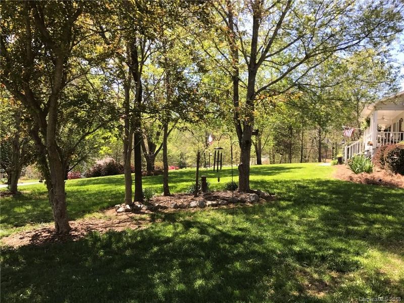 7017 Forest Manor Dr, Denver, NC 28037