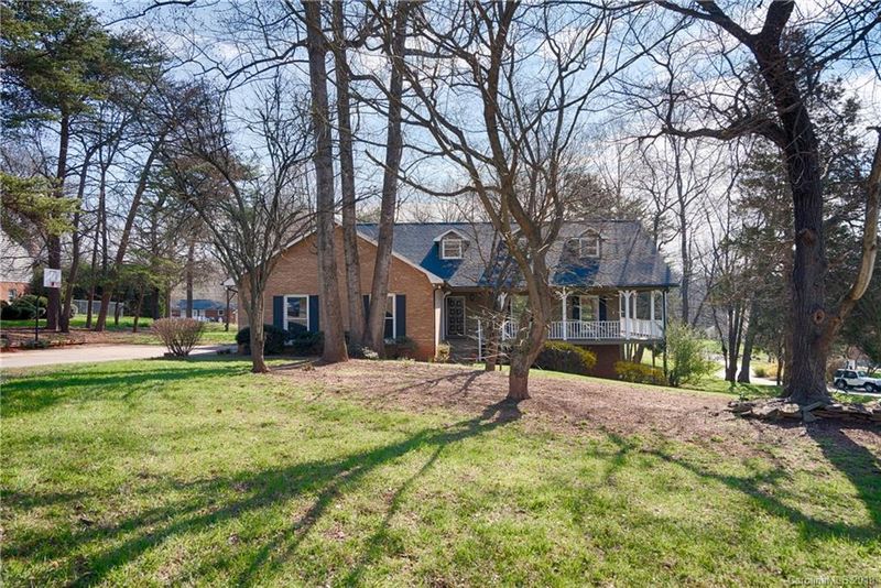 137 Boulder Dr, Lincolnton, NC 28092
