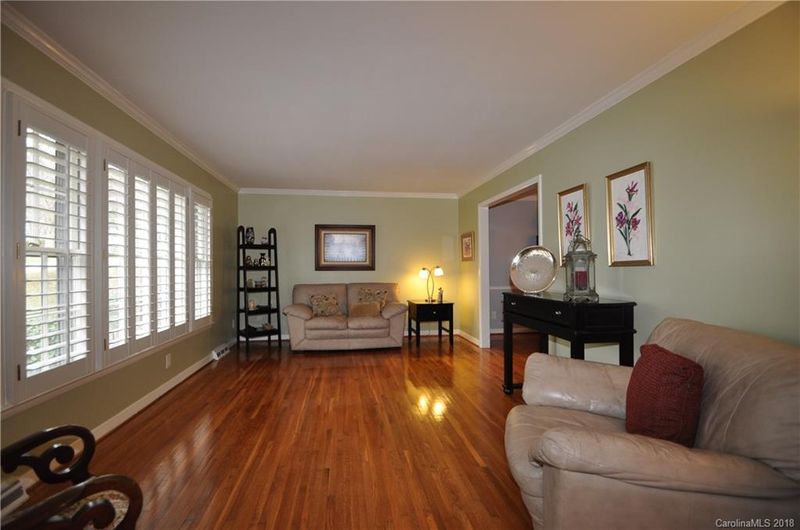 1326 Ashbrook Pl, Charlotte, NC 28209