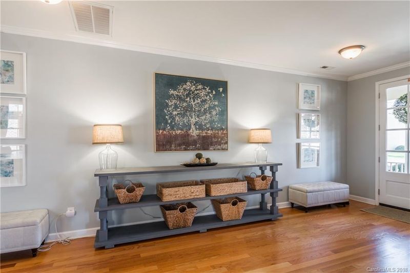 1016 Elsmore Dr, Matthews, NC 28104