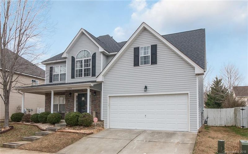 19214 Kanawha Dr, Cornelius, NC 28031