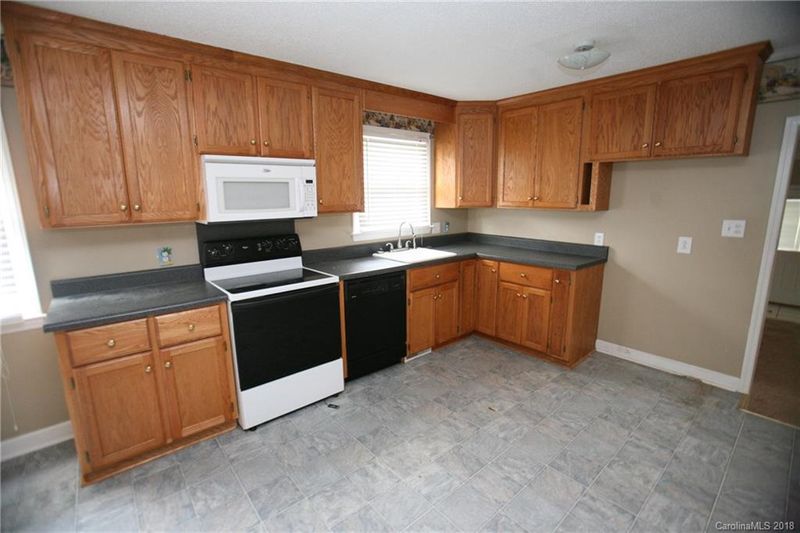 212 Elwood St, Kannapolis, NC 28081