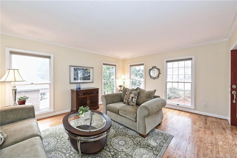 1106 Charter Pl, Charlotte, NC 28211