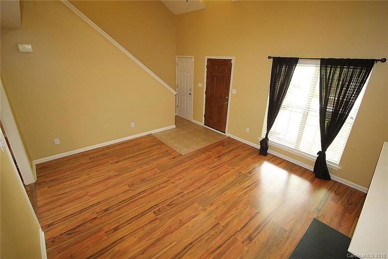 736 Foxborough Rd, Charlotte, NC 28213