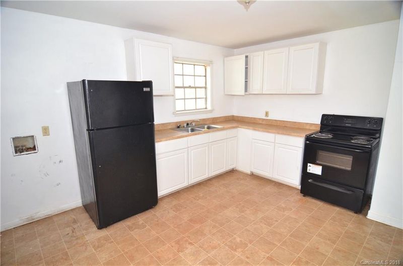 9422 Spruce Pine Pl, Charlotte, NC 28210