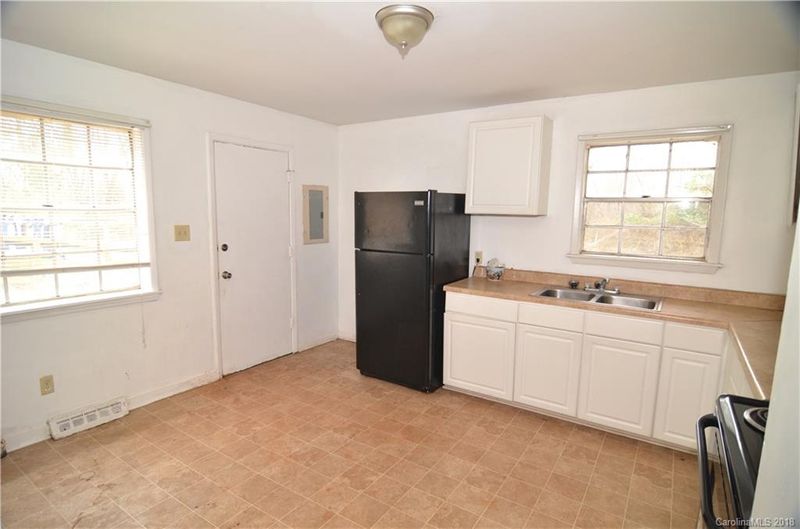 9422 Spruce Pine Pl, Charlotte, NC 28210