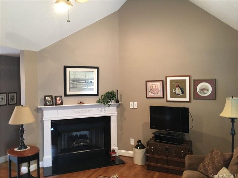 5024 Old Pine Ln, Cherryville, NC 28021
