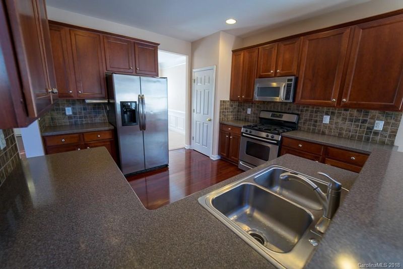 2025 Pin Hook Rd, Charlotte, NC 28215