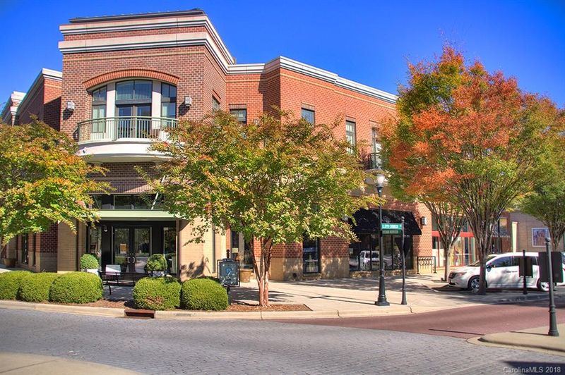 3920 Sharon Rd #209, Charlotte, NC 28211