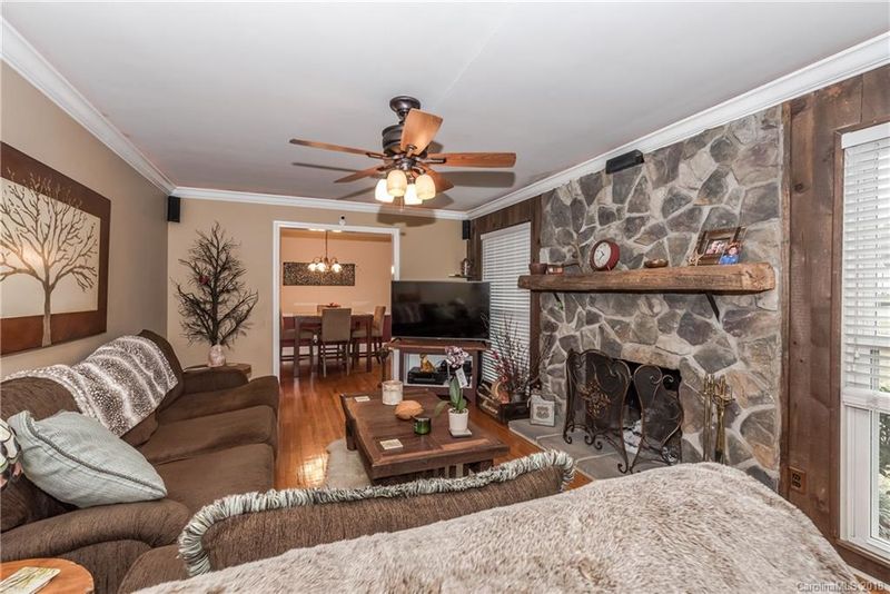 1210 Barkley Rd, Charlotte, NC 28209