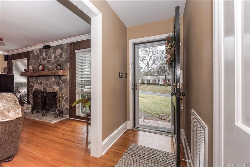 1210 Barkley Rd, Charlotte, NC 28209