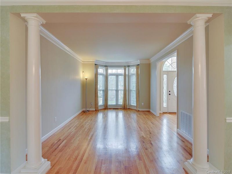 2411 Thomashire Ct, Charlotte, NC 28262