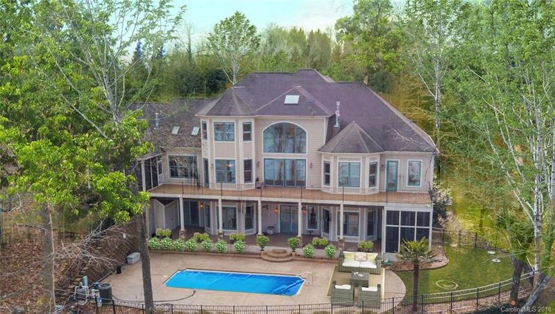 1382 Langdon Rd, Sherrills Ford, NC 28673