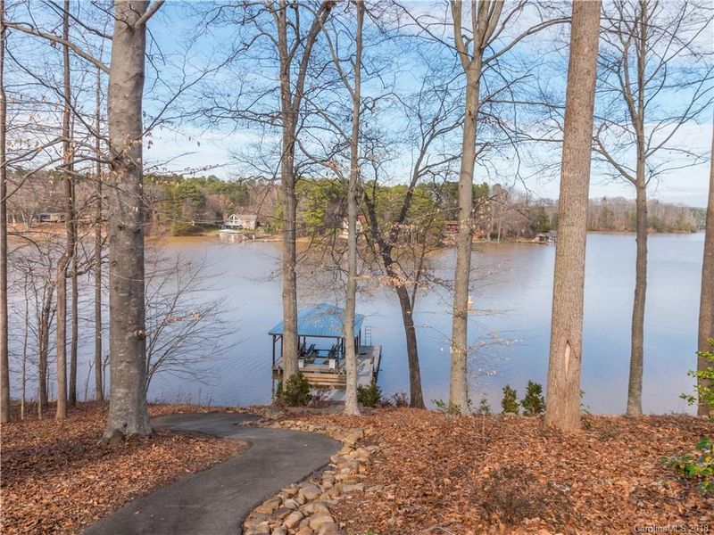 1382 Langdon Rd, Sherrills Ford, NC 28673