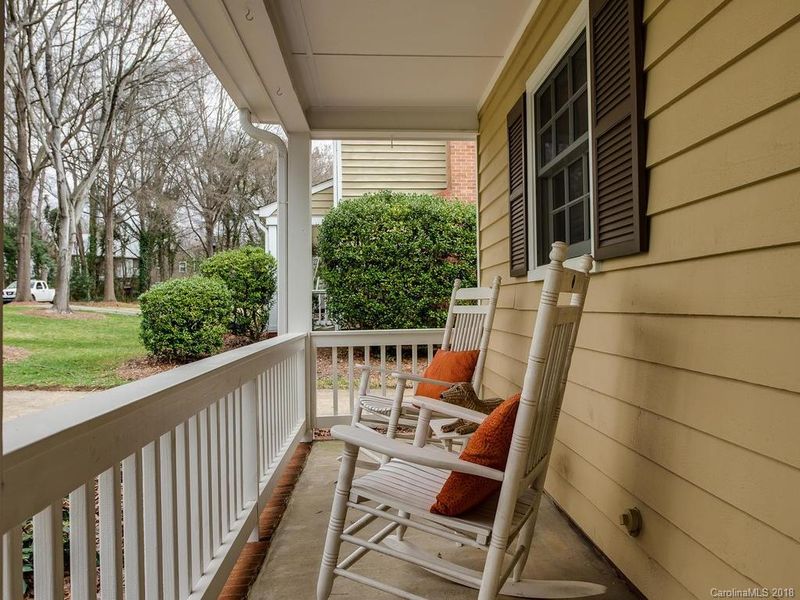 517 Heathermoor Ct, Charlotte, NC 28209
