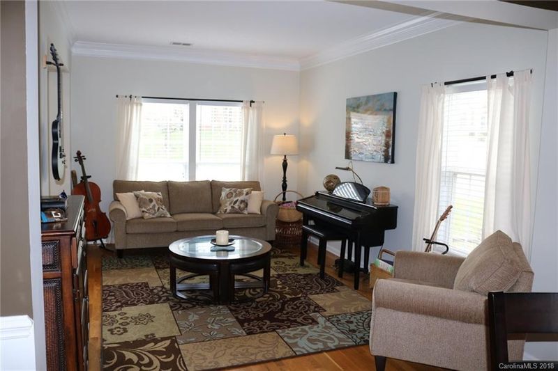 6238 Bells Mill Dr, Charlotte, NC 28269