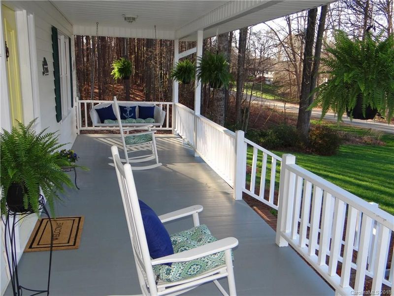 7995 Barkley Rd, Sherrills Ford, NC 28673