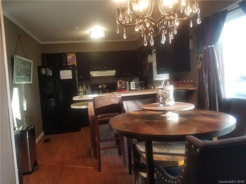 252 Suncrest Dr, Cherryville, NC 28021