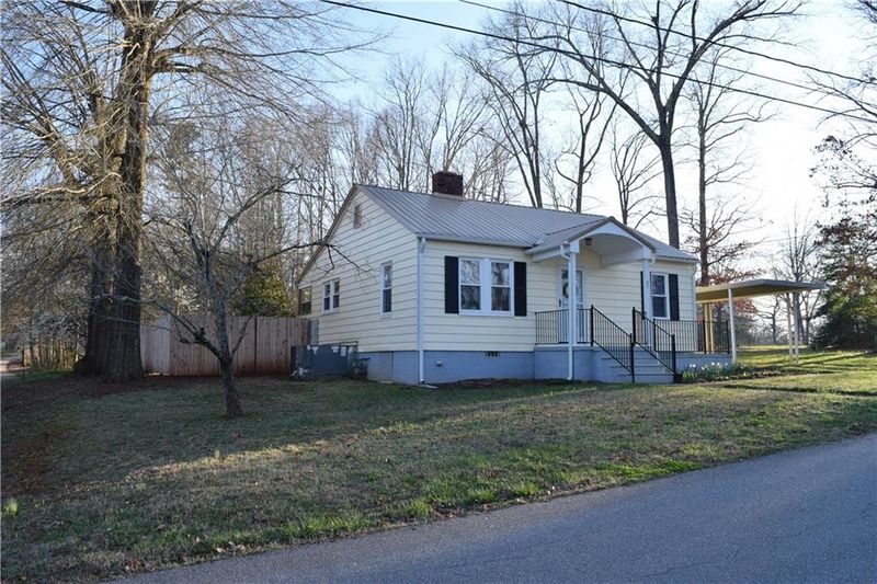 24 E Holly St #27-32, Maiden, NC 28650