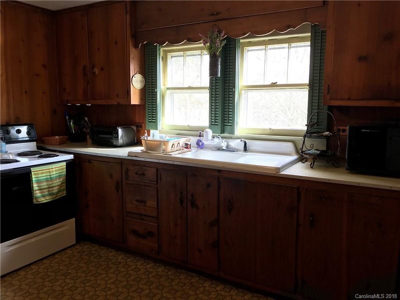 402 Beaty Rd, Belmont, NC 28012