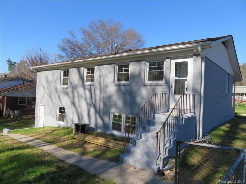 397 Efird St, Gastonia, NC 28054