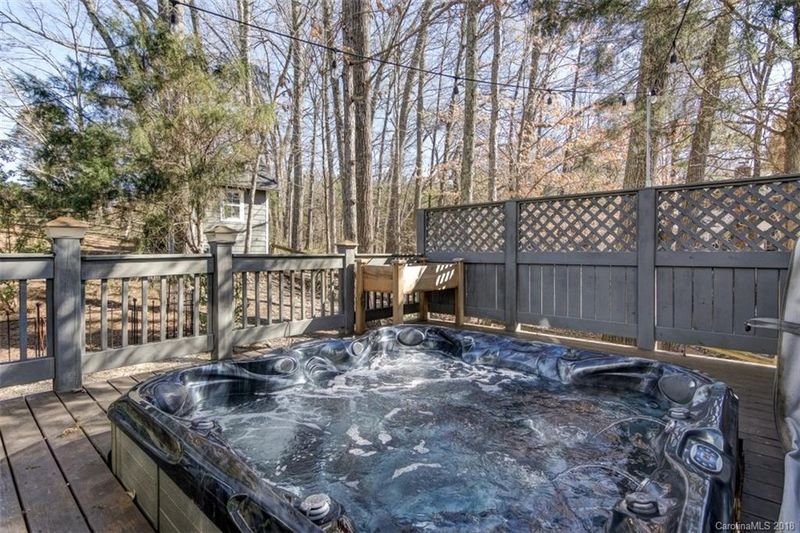 1315 Hudson Pl, Davidson, NC 28036
