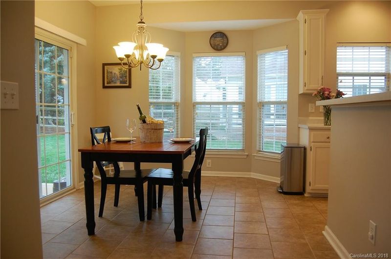 2440 Acadia Ct, Kannapolis, NC 28083