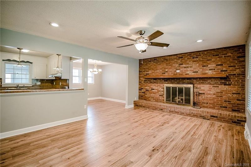619 Crestridge Rd, Statesville, NC 28677