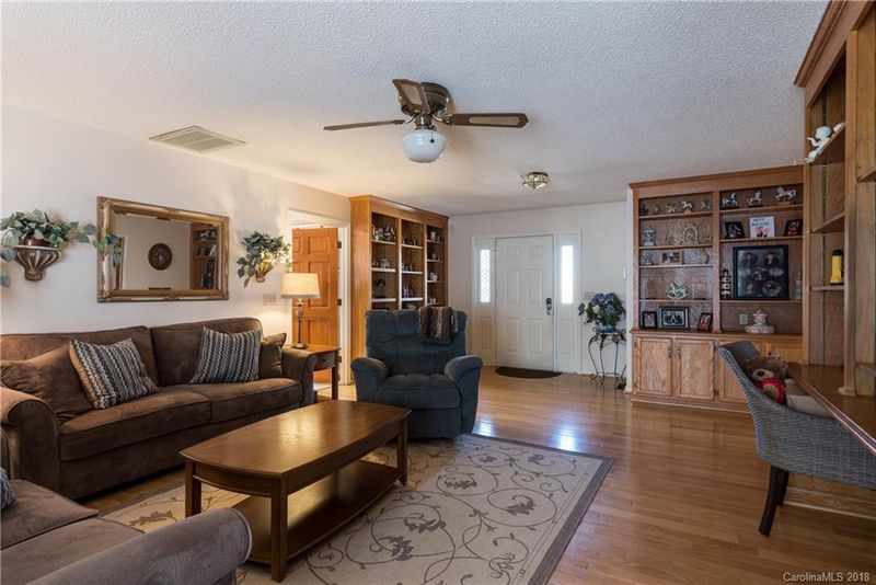 1908 Wildlife Rd, Charlotte, NC 28214