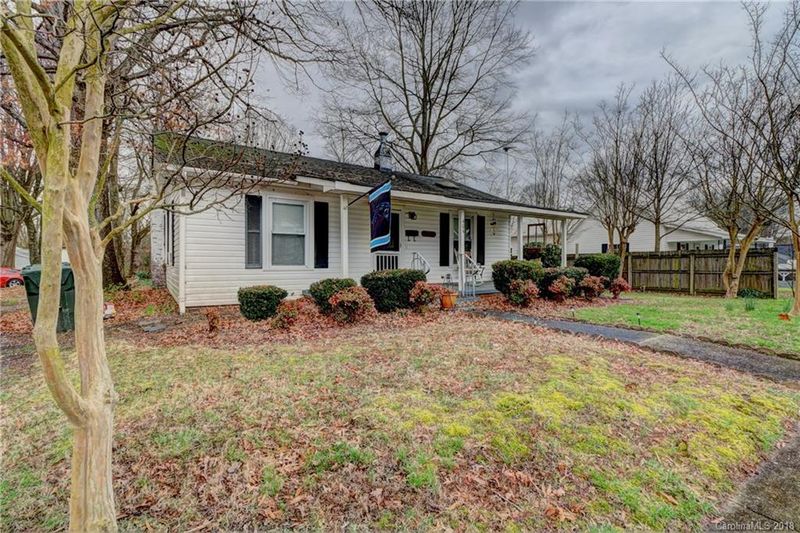 404 E Academy St, Cherryville, NC 28021