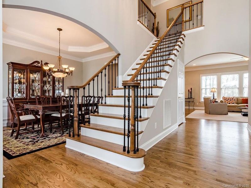 10107 Hazelview Dr, Charlotte, NC 28277