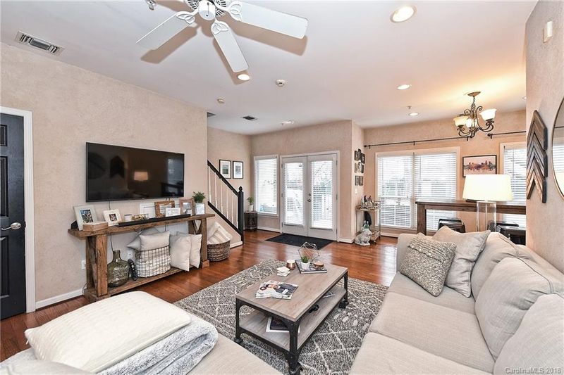 318 S Cedar St #D, Charlotte, NC 28202