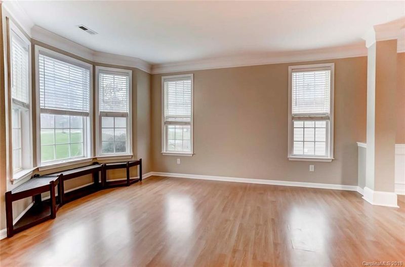 14001 Pine Harbor Rd, Charlotte, NC 28278
