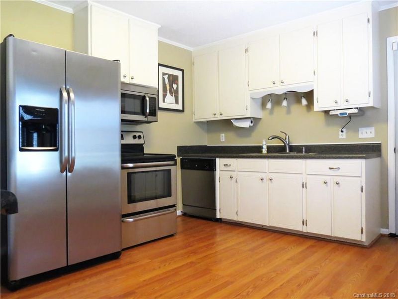 125 Crescent St, Kannapolis, NC 28081