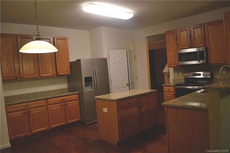 7423 Denali Ln, Charlotte, NC 28216