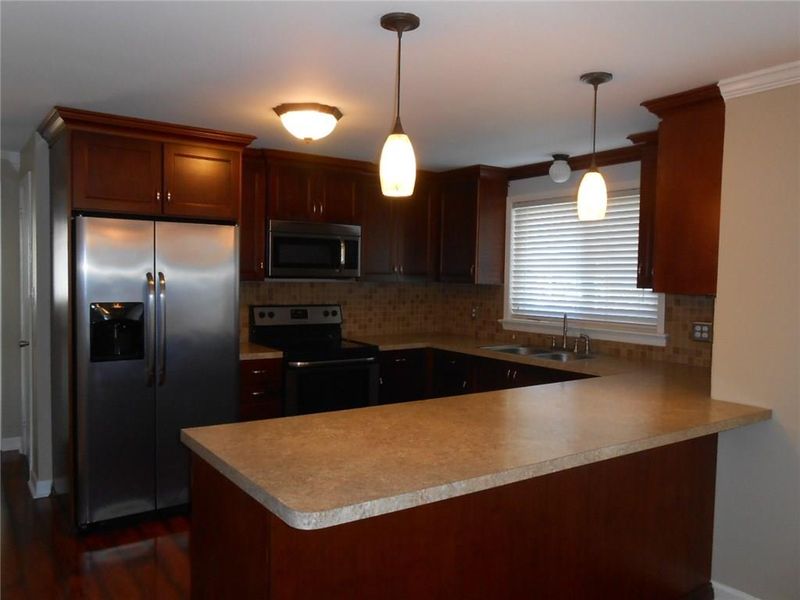 55 28th Avenue Dr NW, Hickory, NC 28601