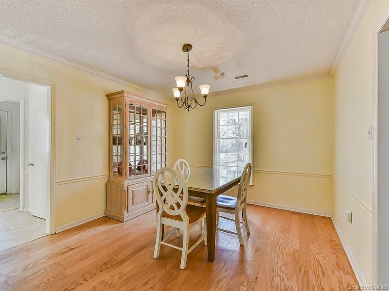 2736 Lytham Dr, Charlotte, NC 28210