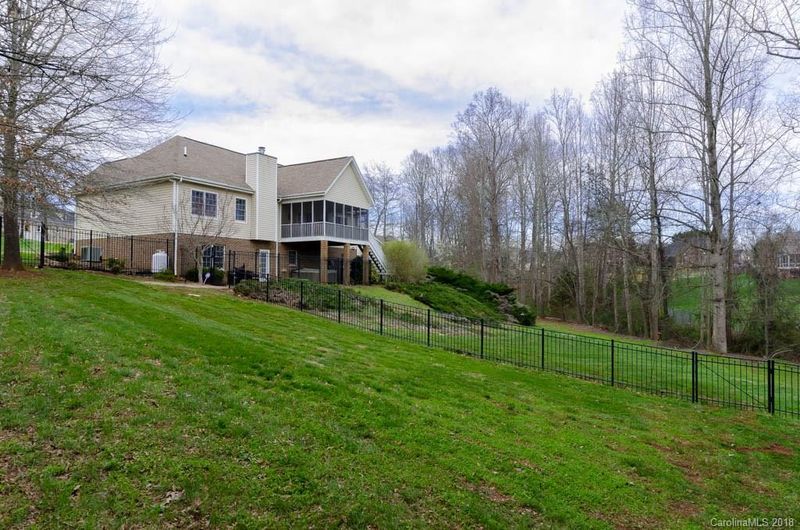 1180 Edgefield Ln, Newton, NC 28658
