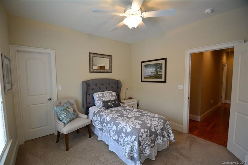 2381 Shiny Leaf Dr, Denver, NC 28037