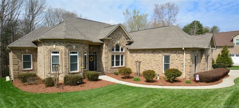 2381 Shiny Leaf Dr, Denver, NC 28037
